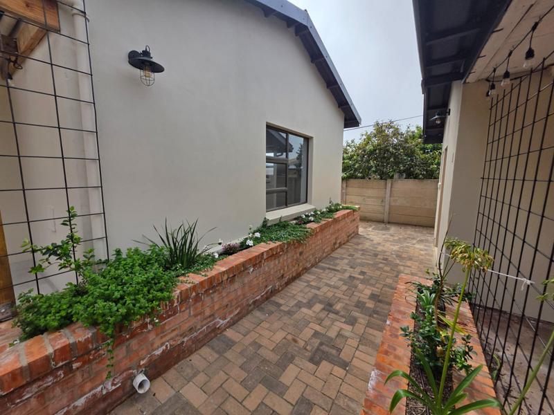 3 Bedroom Property for Sale in Hartenbos Central Western Cape